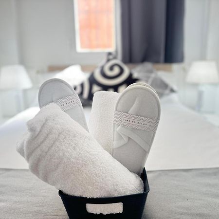 Cinco Torres Suites Madrid Kültér fotó