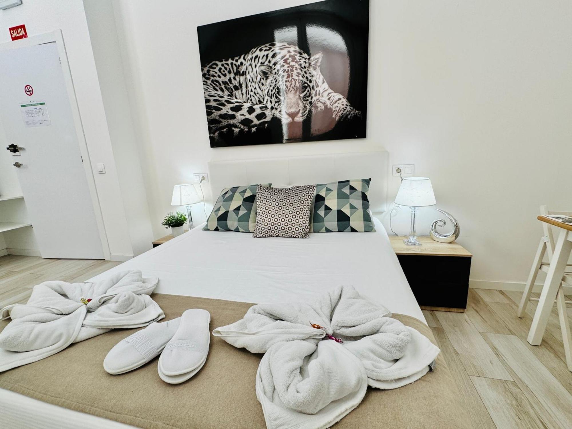 Cinco Torres Suites Madrid Kültér fotó